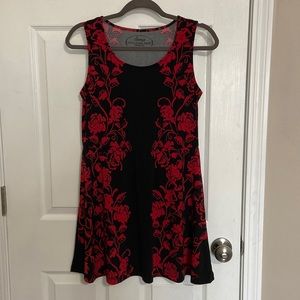 Soma size small top with red flowers